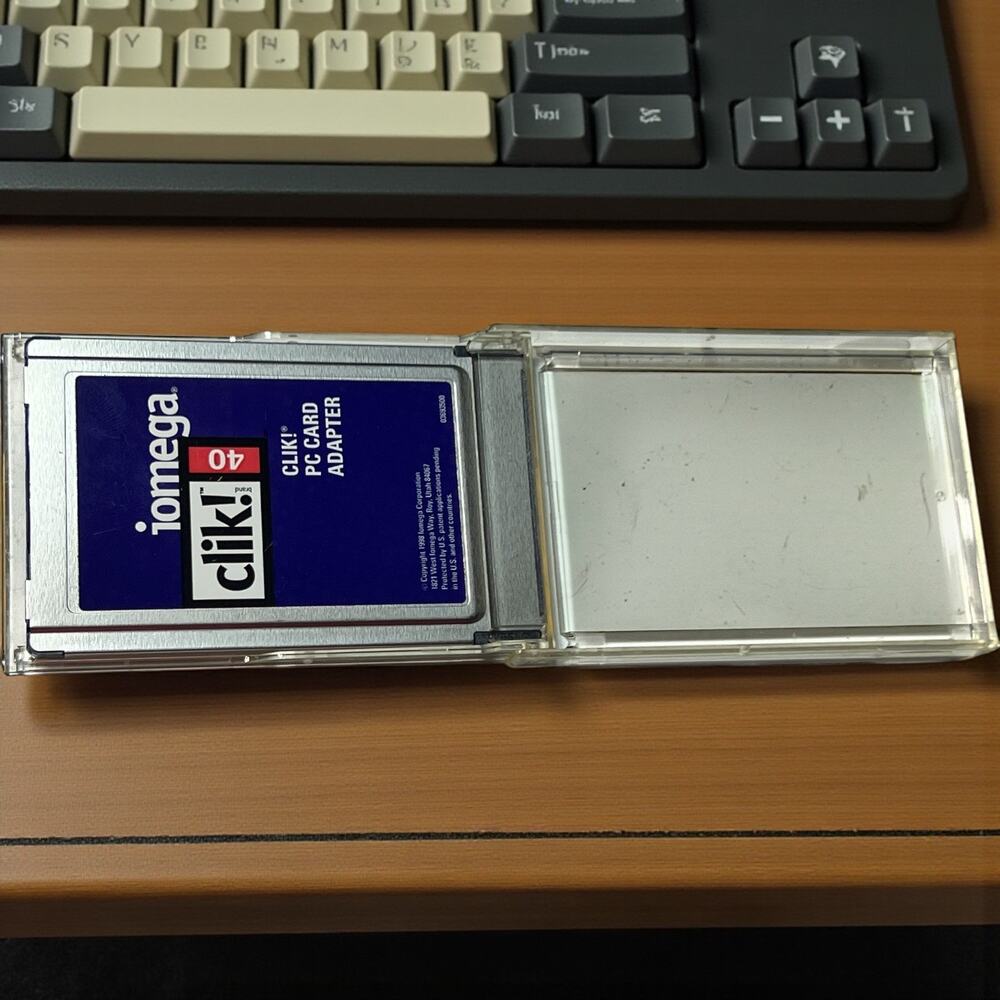 Iomega Clik 40 PC Card Adapter C40 ICX Singapore 1999 Vintage Storage Case